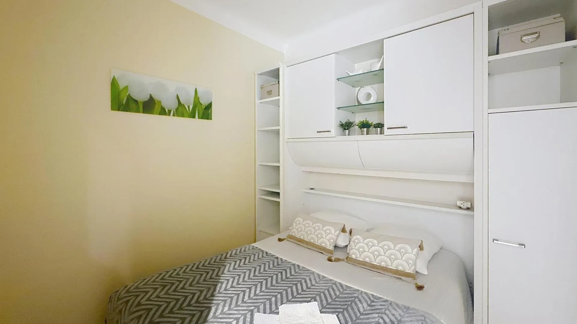 1-Bedroom Apartment With Sea View On La Croisette Cannes France