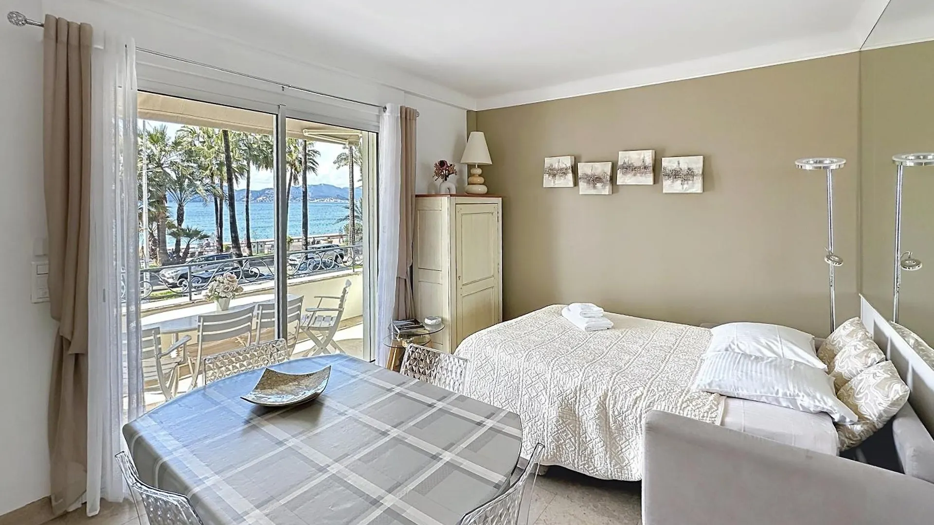 1-Bedroom Apartment With Sea View On La Croisette Cannes
