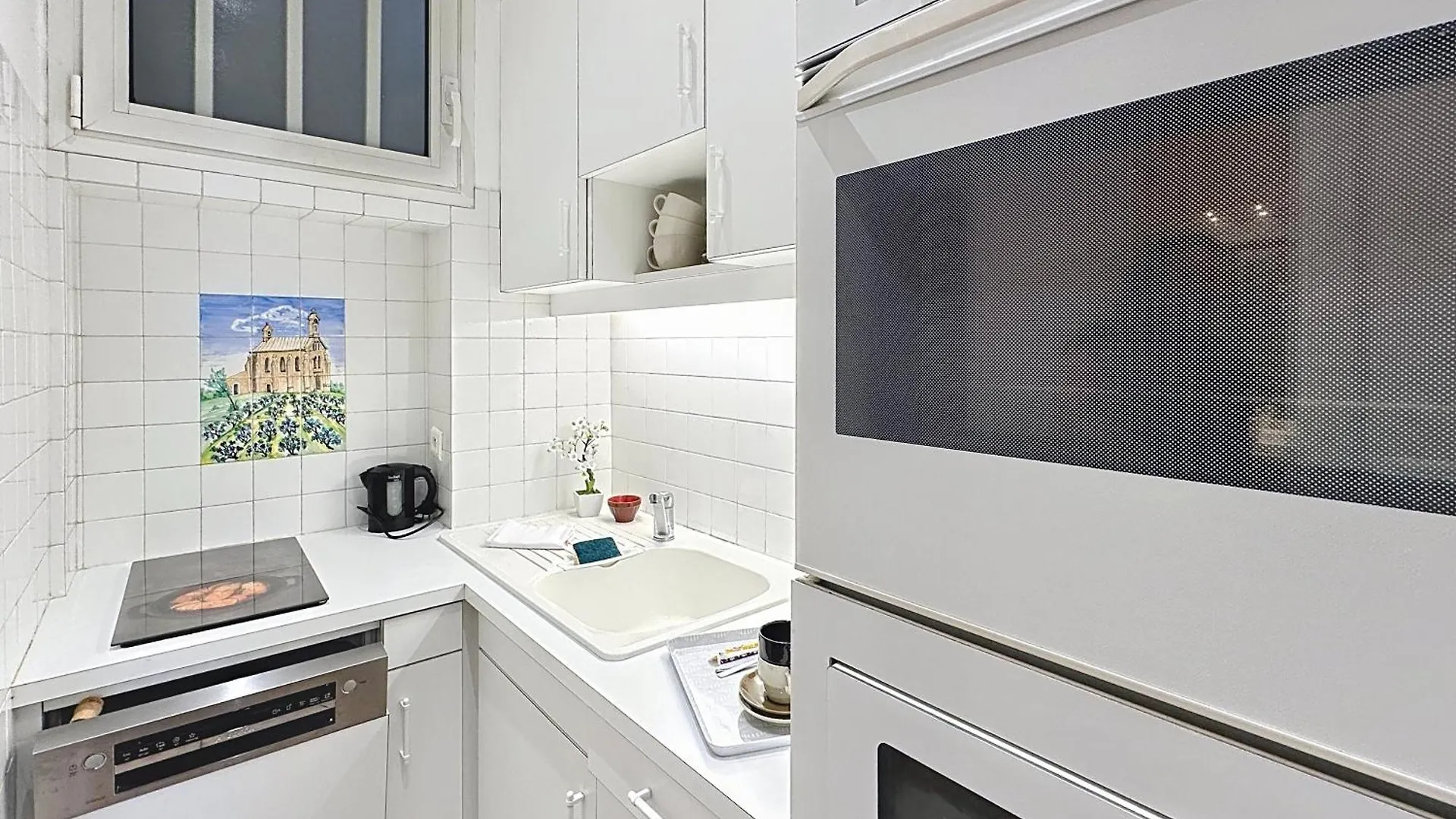 1-Bedroom Apartment With Sea View On La Croisette Cannes